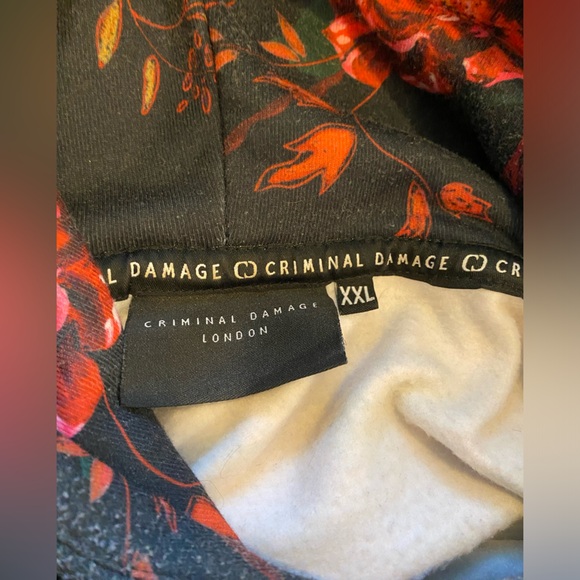 CRIMINAL DAMAGE MENS SWEATER. 
XXL BUT FITS LIKE XL 
ROSE DESIGN 
POLYESTER - Picture 3 of 3